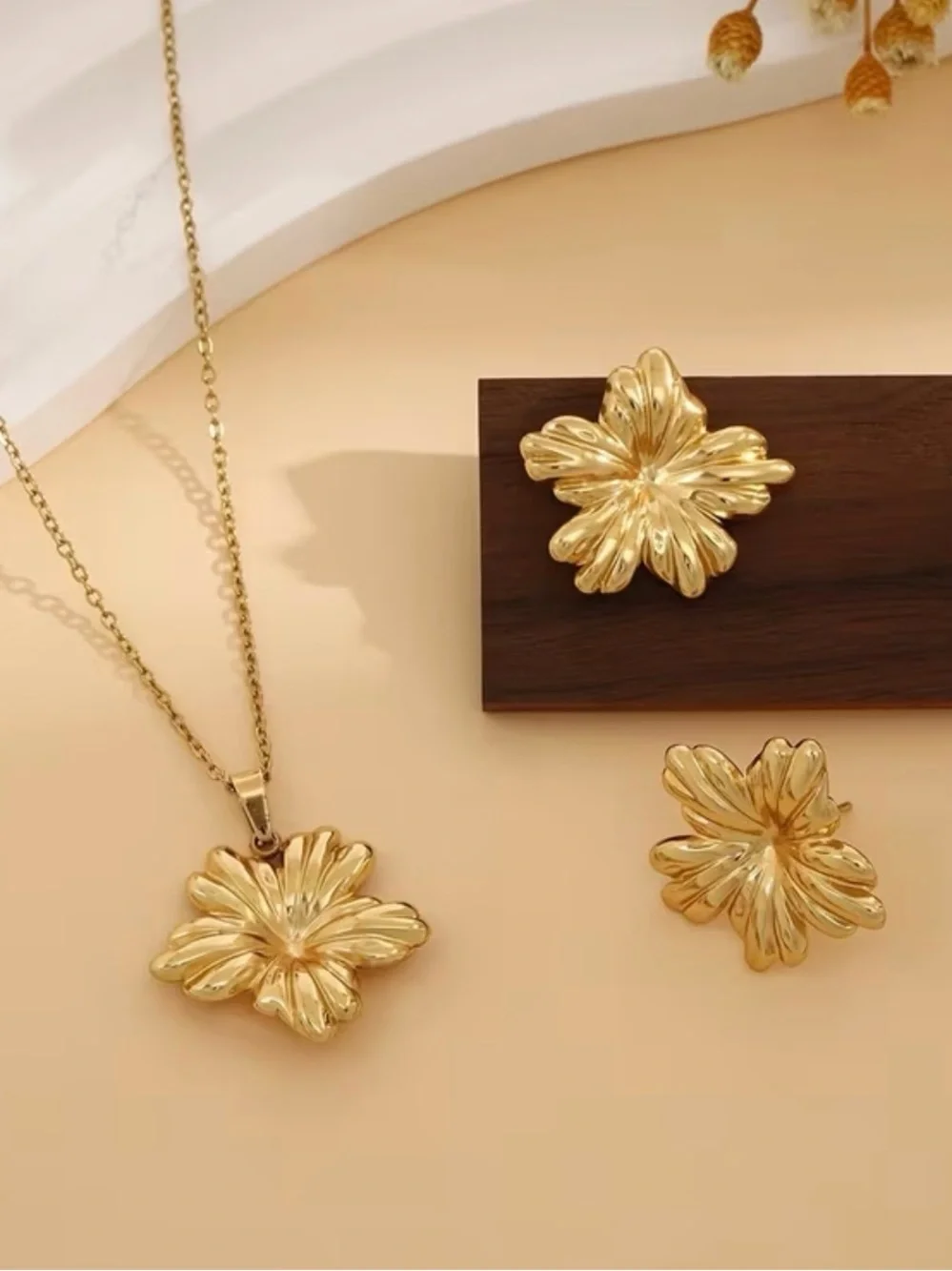 Beautiful 🌸Gold Floral Jewelry Set steel 18k